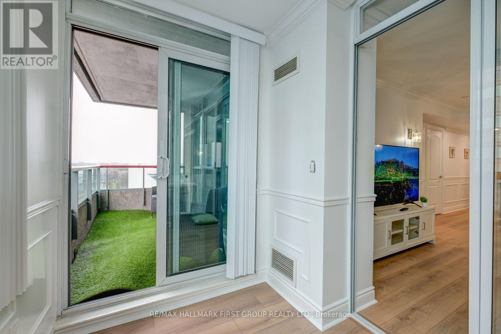 Photo 18 of 1008 60 Brian Harrison Way, Toronto ON