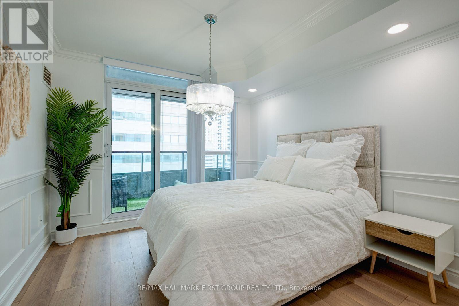 Photo 3 of 1008 60 Brian Harrison Way, Toronto ON