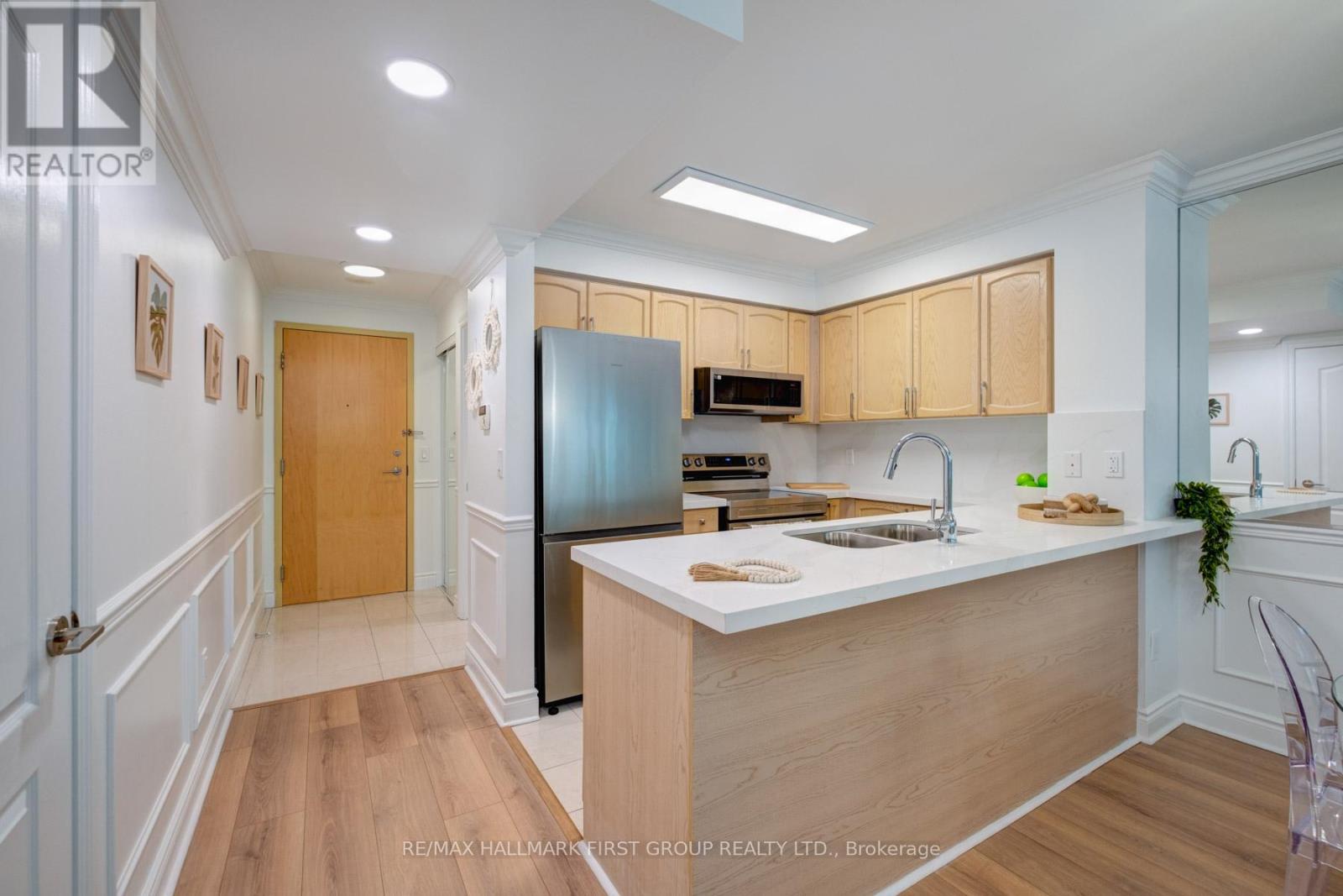 Photo 11 of 1008 60 Brian Harrison Way, Toronto ON