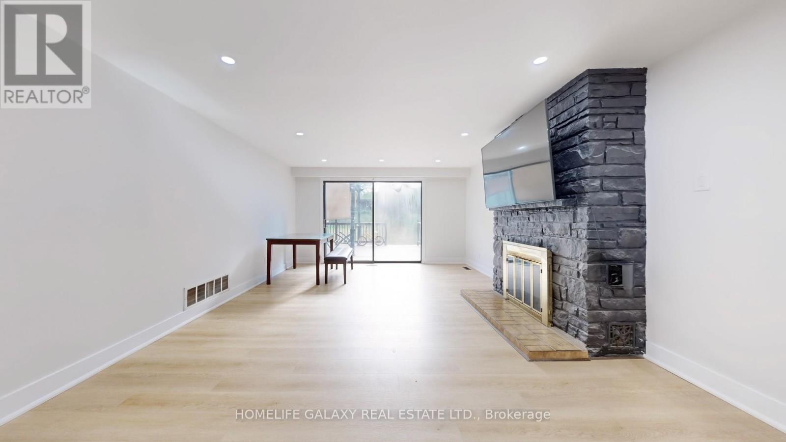 Photo 11 of 1882 Shadybrook Drive, Pickering ON