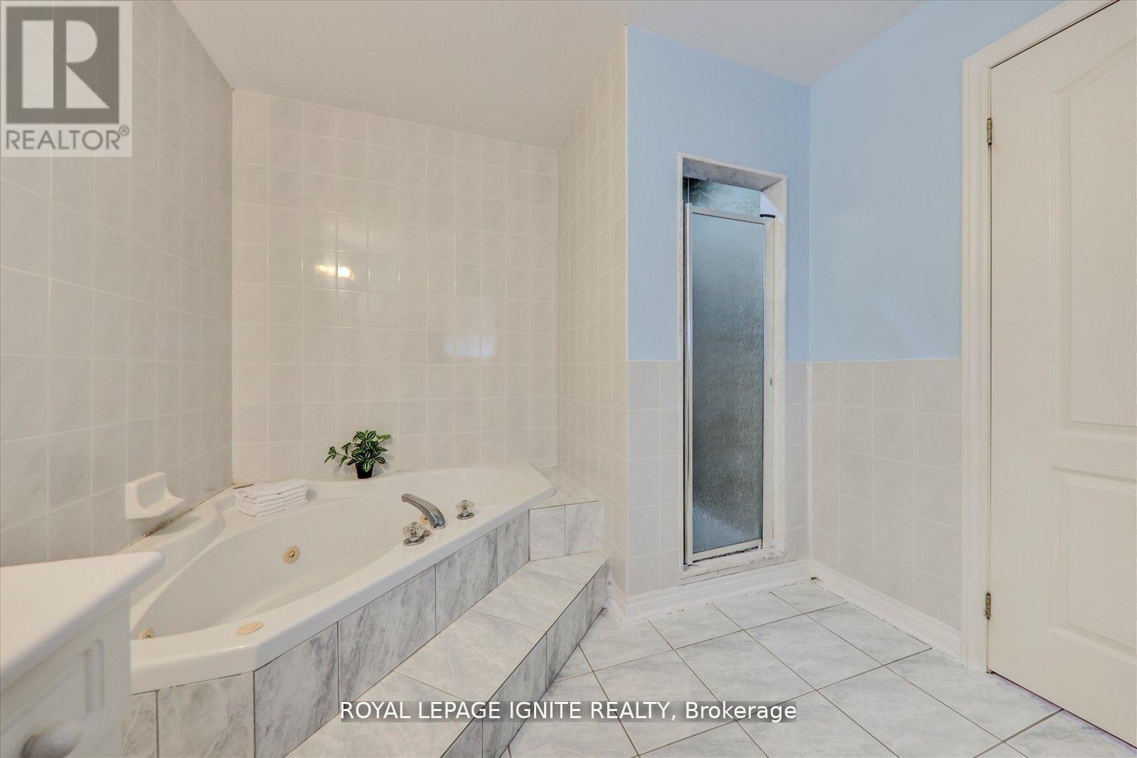 Photo 22 of 38 Rodda Boulevard, Toronto ON