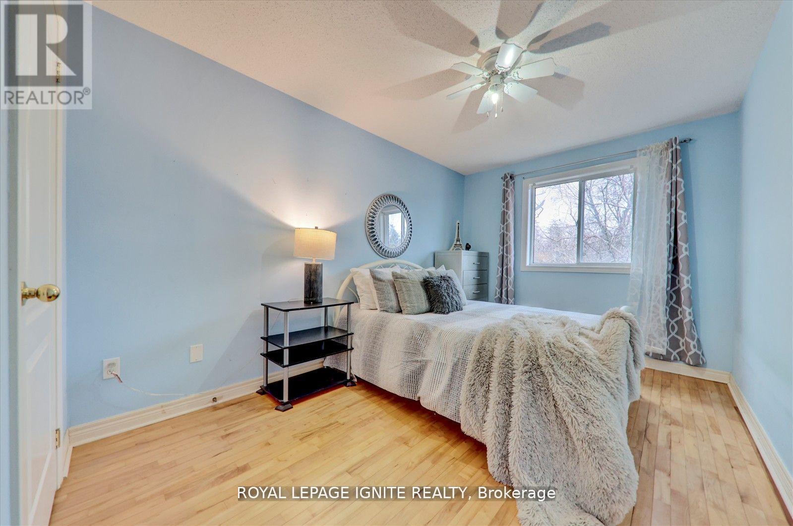 Photo 2 of 38 Rodda Boulevard, Toronto ON