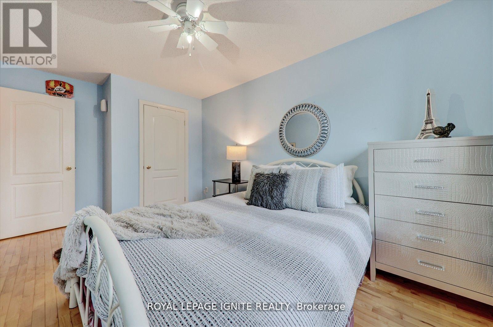 Photo 9 of 38 Rodda Boulevard, Toronto ON