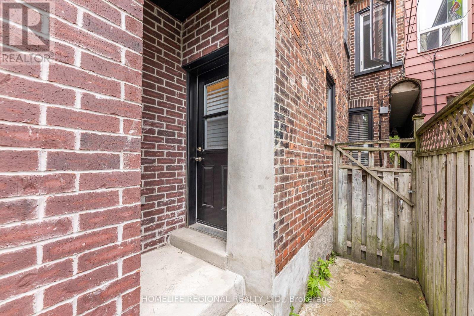 Photo 7 of 204 Roxton Road, Toronto ON