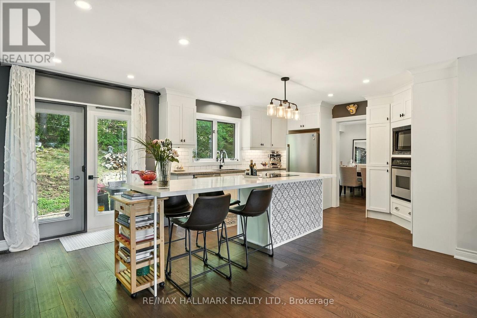 Photo 10 of 30 Pooles Road, Springwater ON