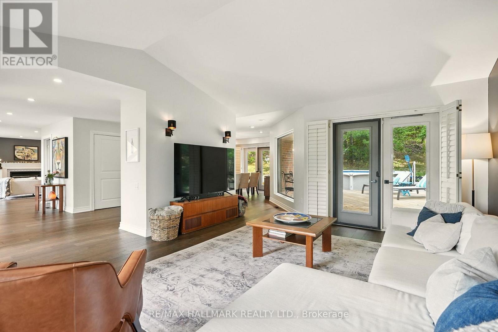 Photo 16 of 30 Pooles Road, Springwater ON