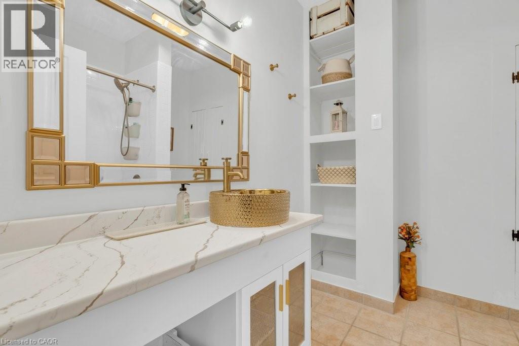 Photo 14 of 133 David Street, Kitchener ON