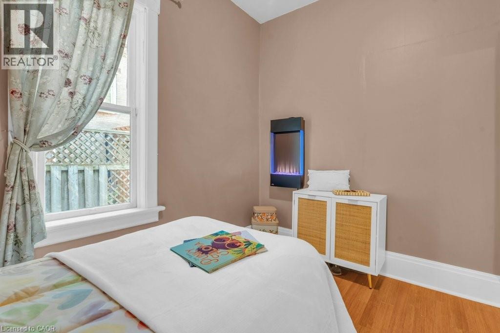 Photo 17 of 133 David Street, Kitchener ON