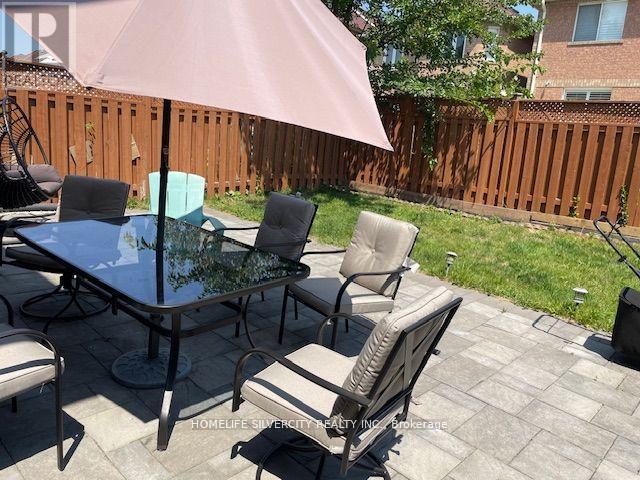 Photo 5 of 46 Clandfield Street, Markham ON