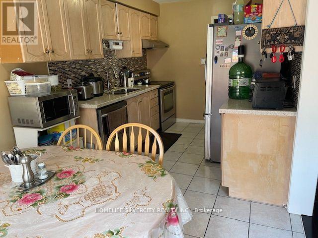 Photo 7 of 46 Clandfield Street, Markham ON