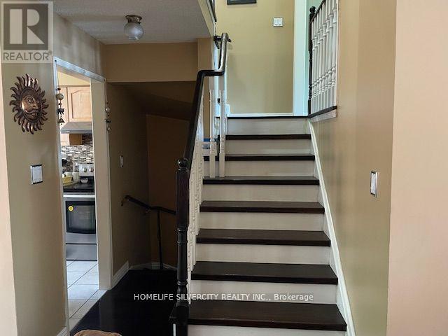Photo 6 of 46 Clandfield Street, Markham ON