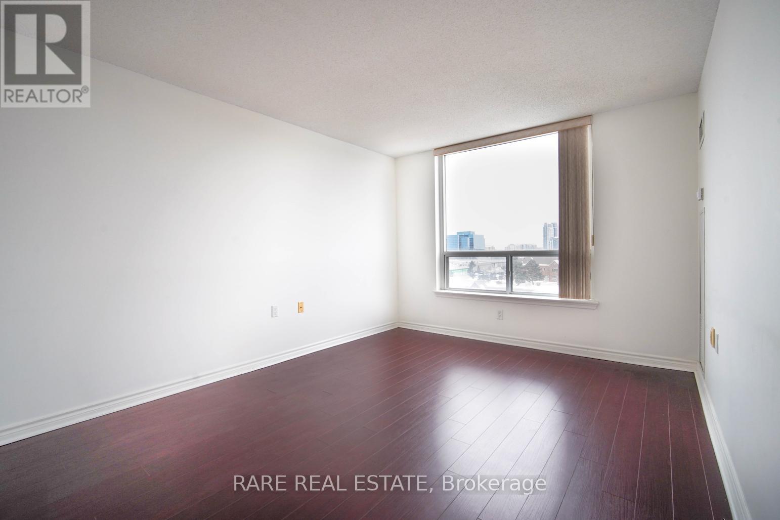 Photo 2 of 807 9015 Leslie Street, Richmond Hill ON