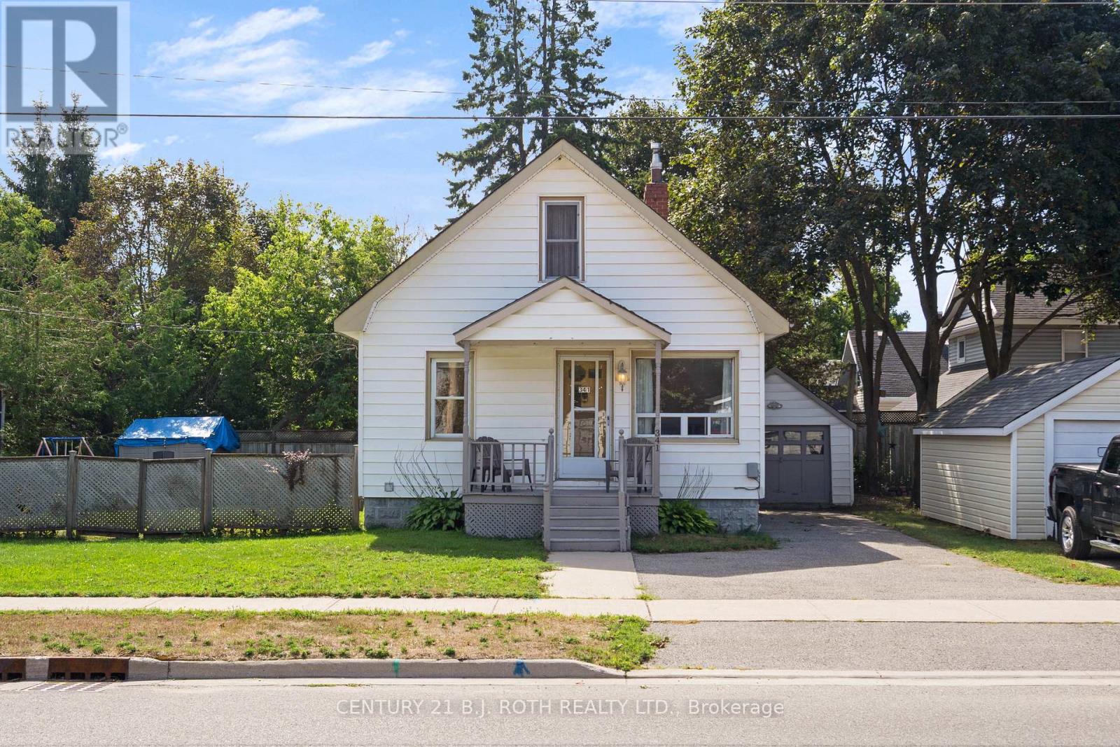 Photo 20 of 341 Nottawasaga Street, Orillia ON