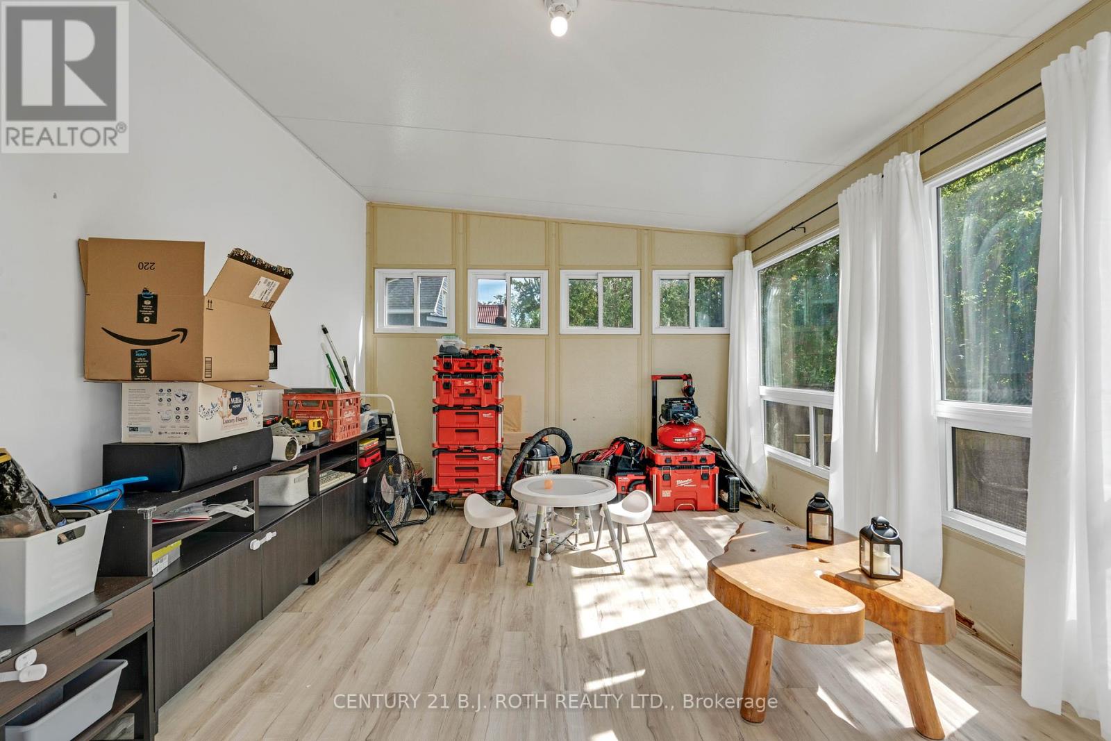 Photo 2 of 341 Nottawasaga Street, Orillia ON