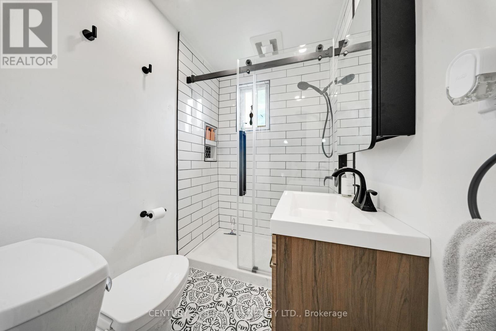 Photo 17 of 341 Nottawasaga Street, Orillia ON