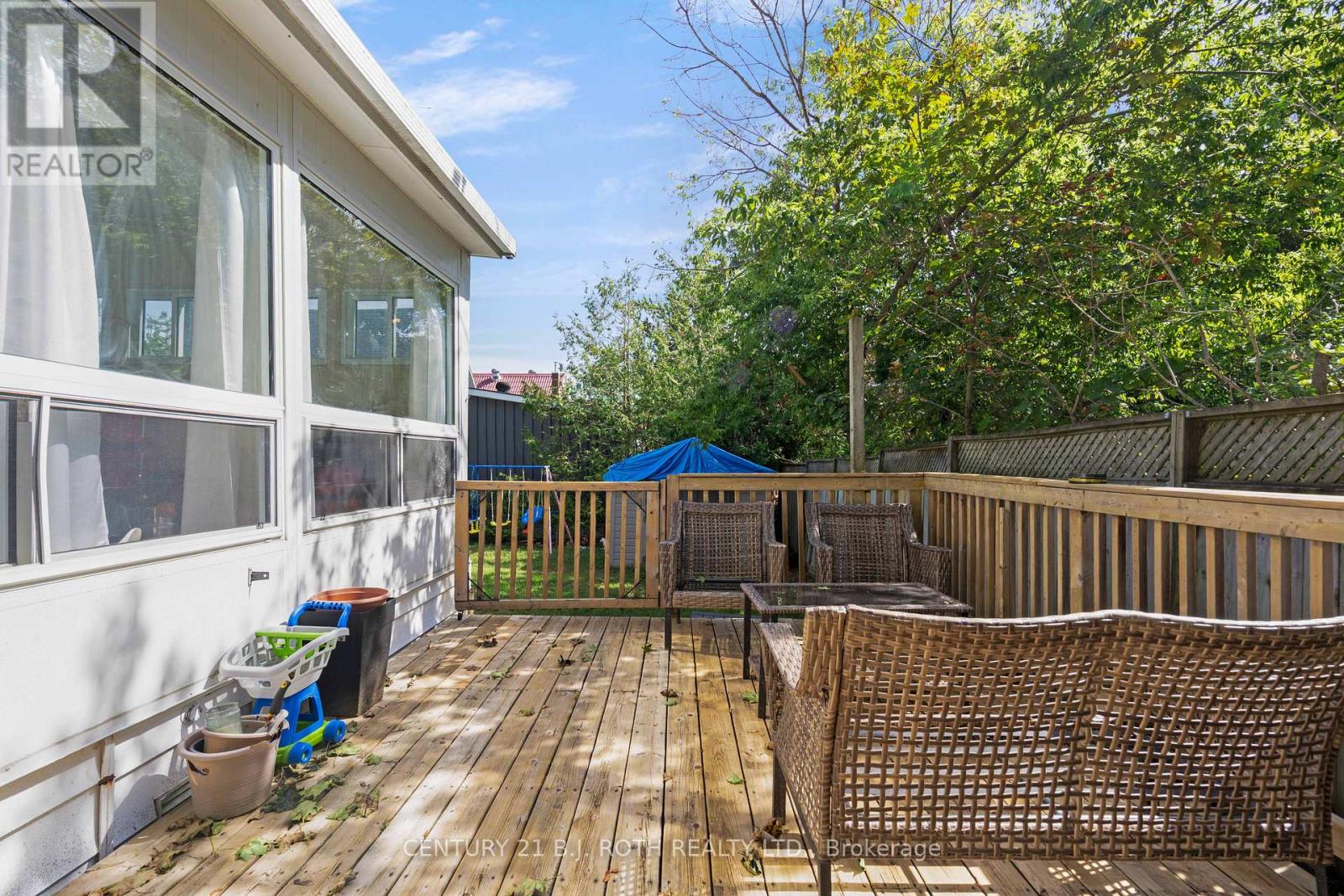 Photo 10 of 341 Nottawasaga Street, Orillia ON
