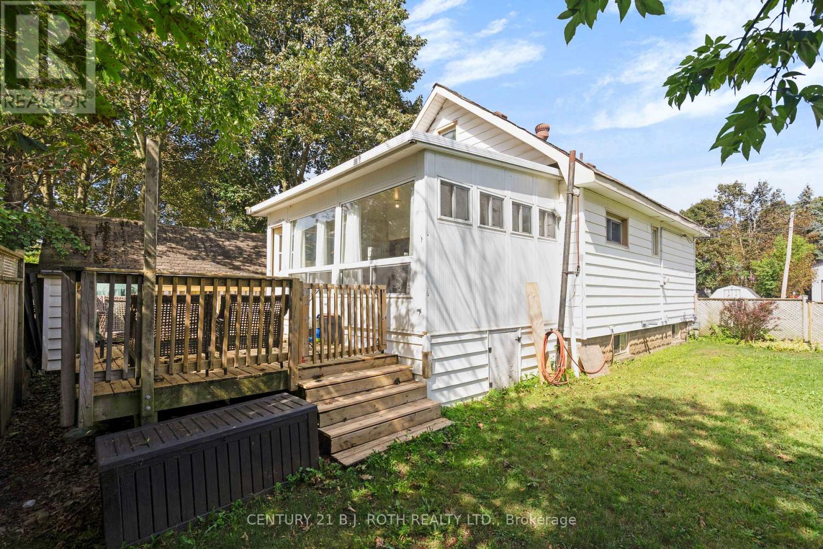 Photo 3 of 341 Nottawasaga Street, Orillia ON