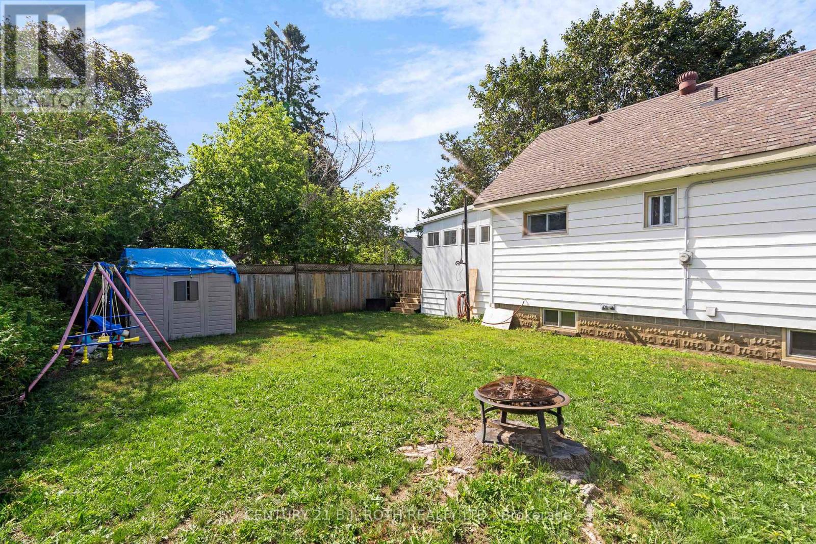 Photo 31 of 341 Nottawasaga Street, Orillia ON