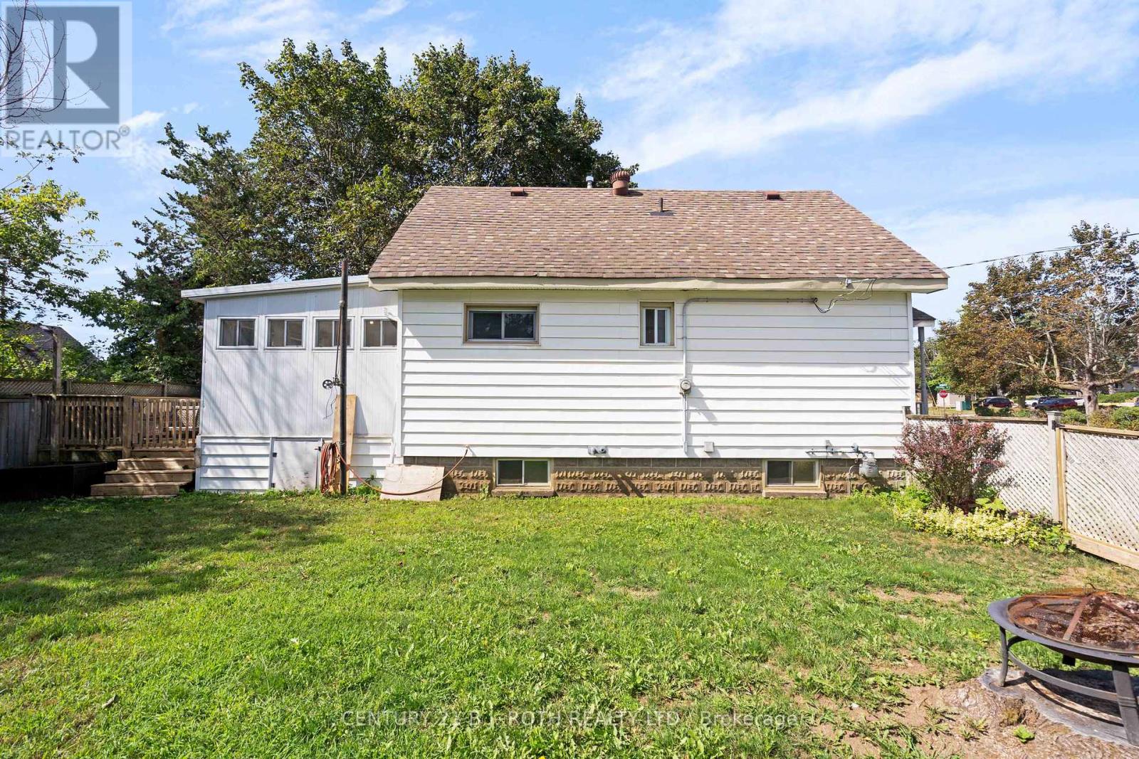Photo 25 of 341 Nottawasaga Street, Orillia ON