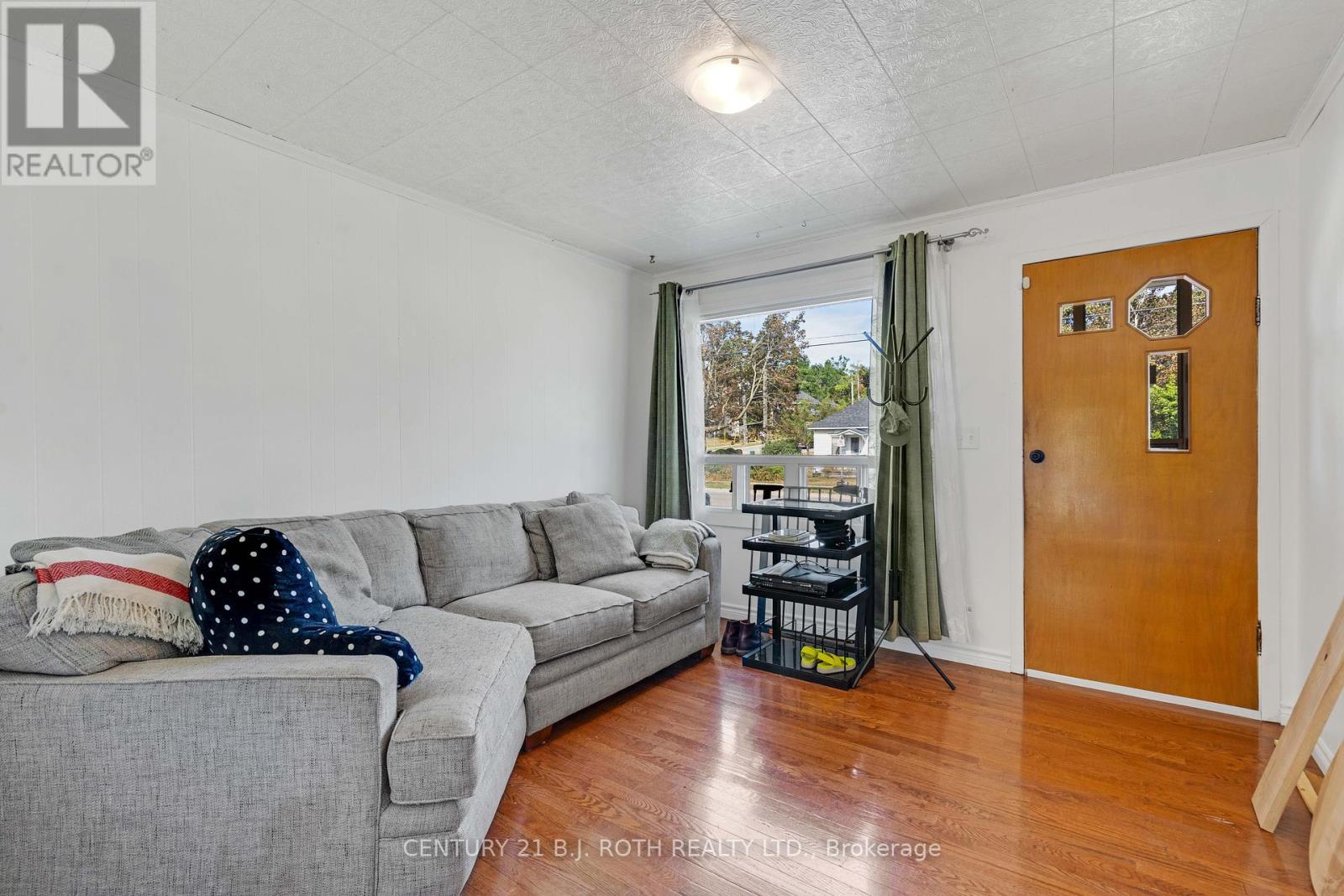 Photo 23 of 341 Nottawasaga Street, Orillia ON
