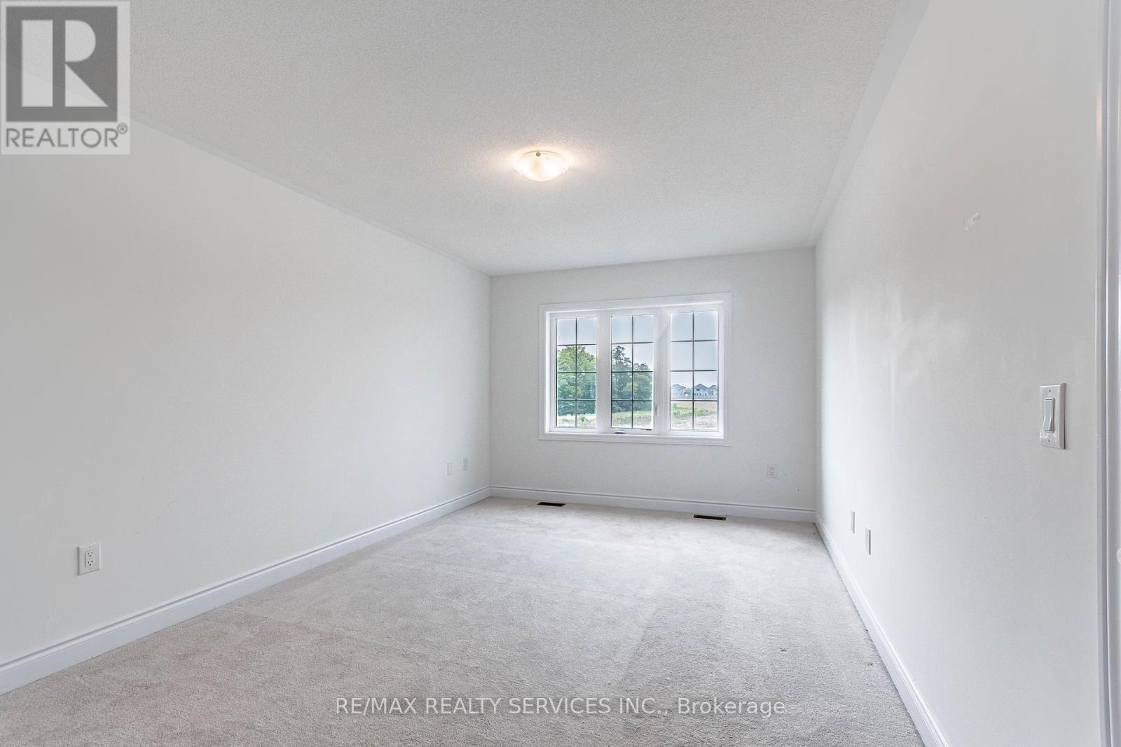 Photo 22 of 73 Central Square Boulevard, Wasaga Beach ON