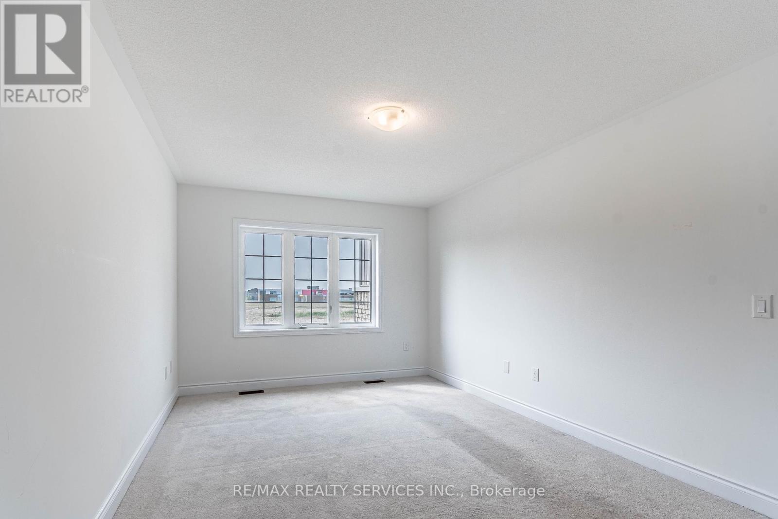 Photo 21 of 73 Central Square Boulevard, Wasaga Beach ON