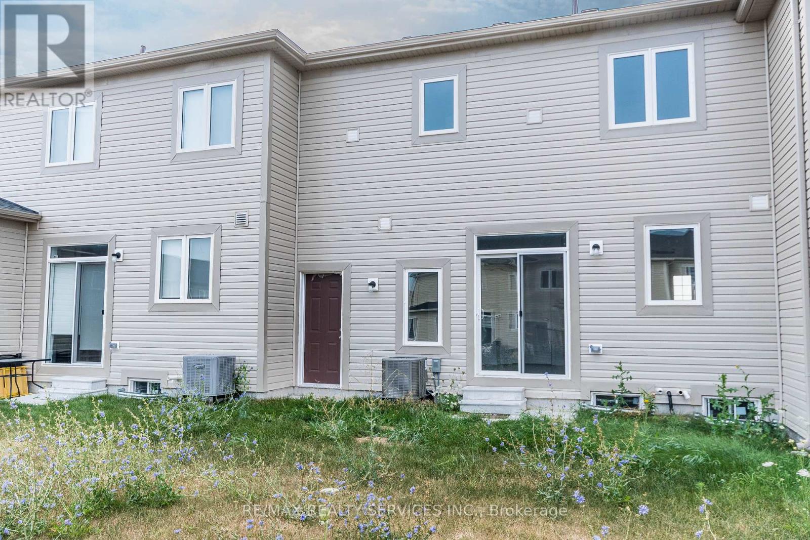 Photo 19 of 73 Central Square Boulevard, Wasaga Beach ON