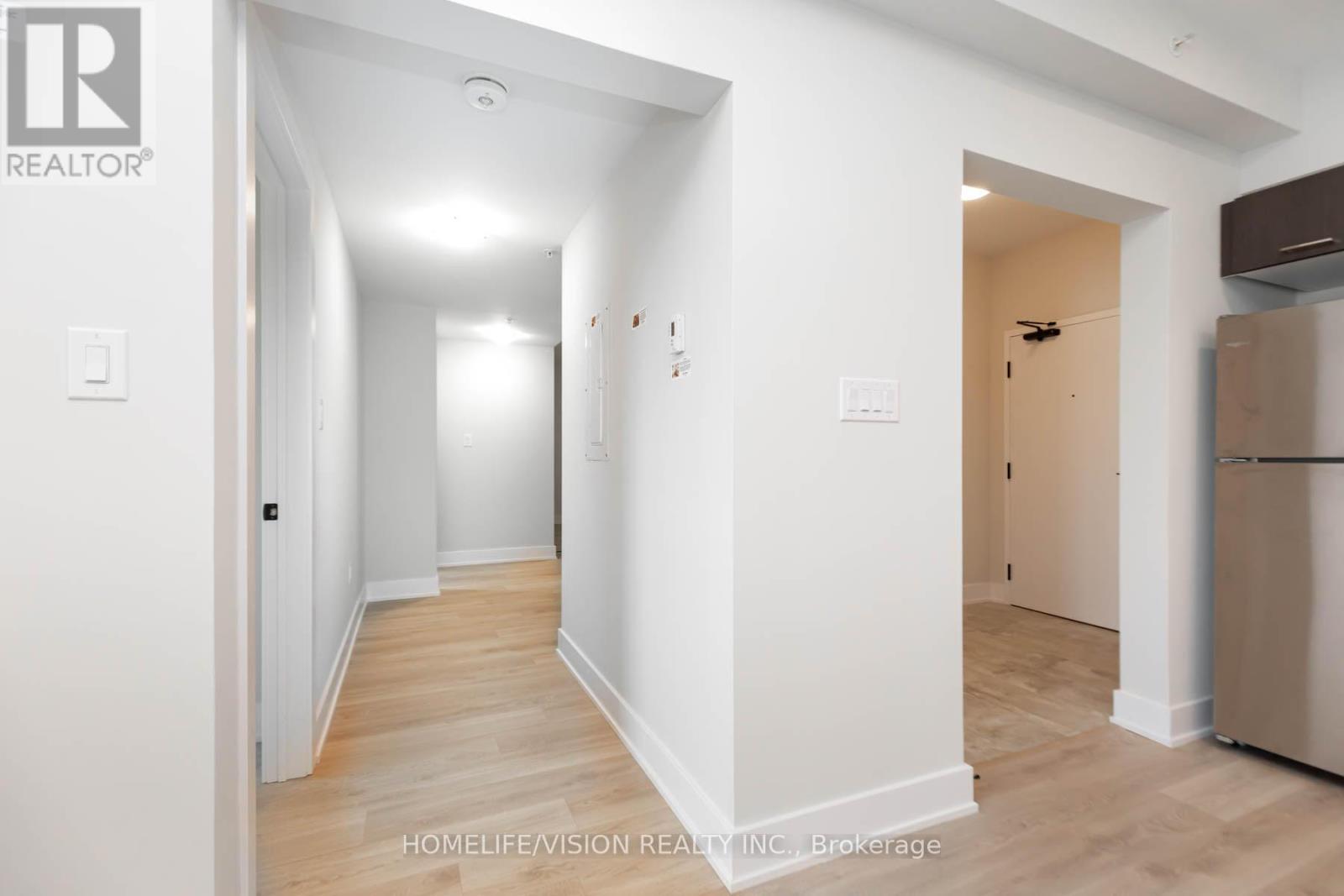 Photo 13 of 312 1 Chef Lane, Barrie ON