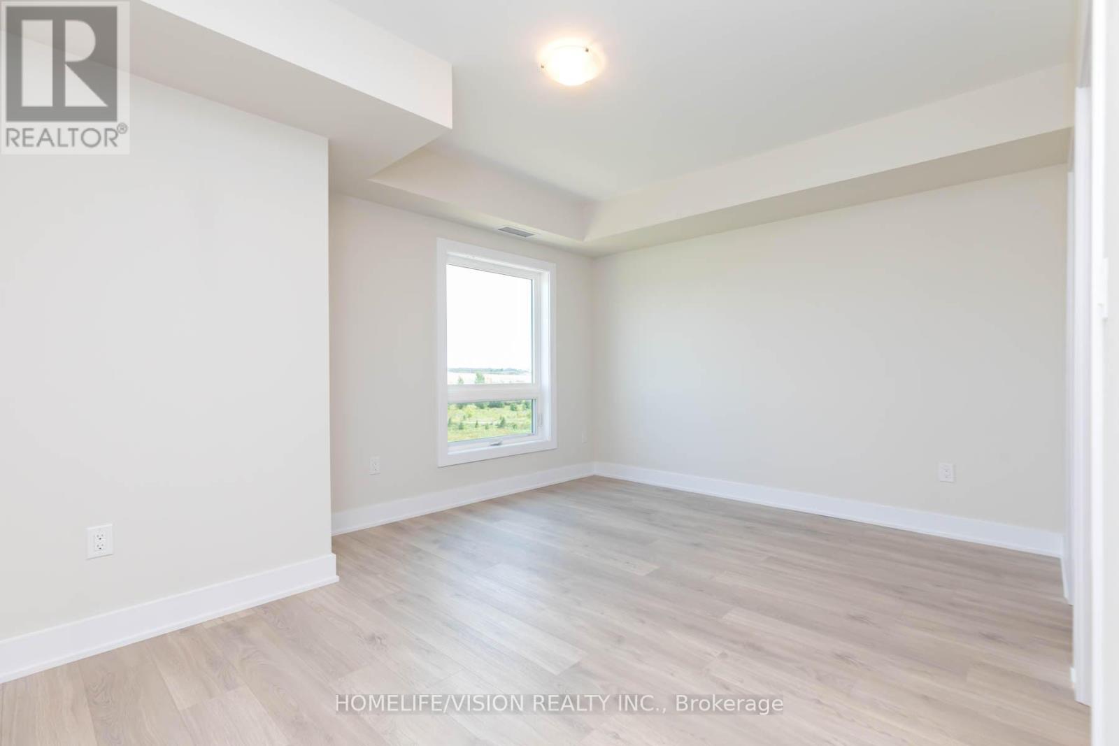 Photo 14 of 312 1 Chef Lane, Barrie ON