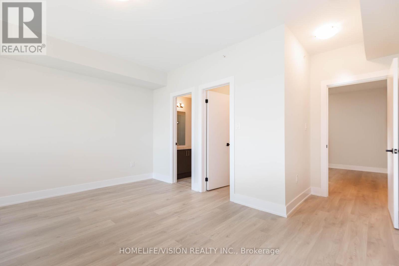 Photo 15 of 312 1 Chef Lane, Barrie ON