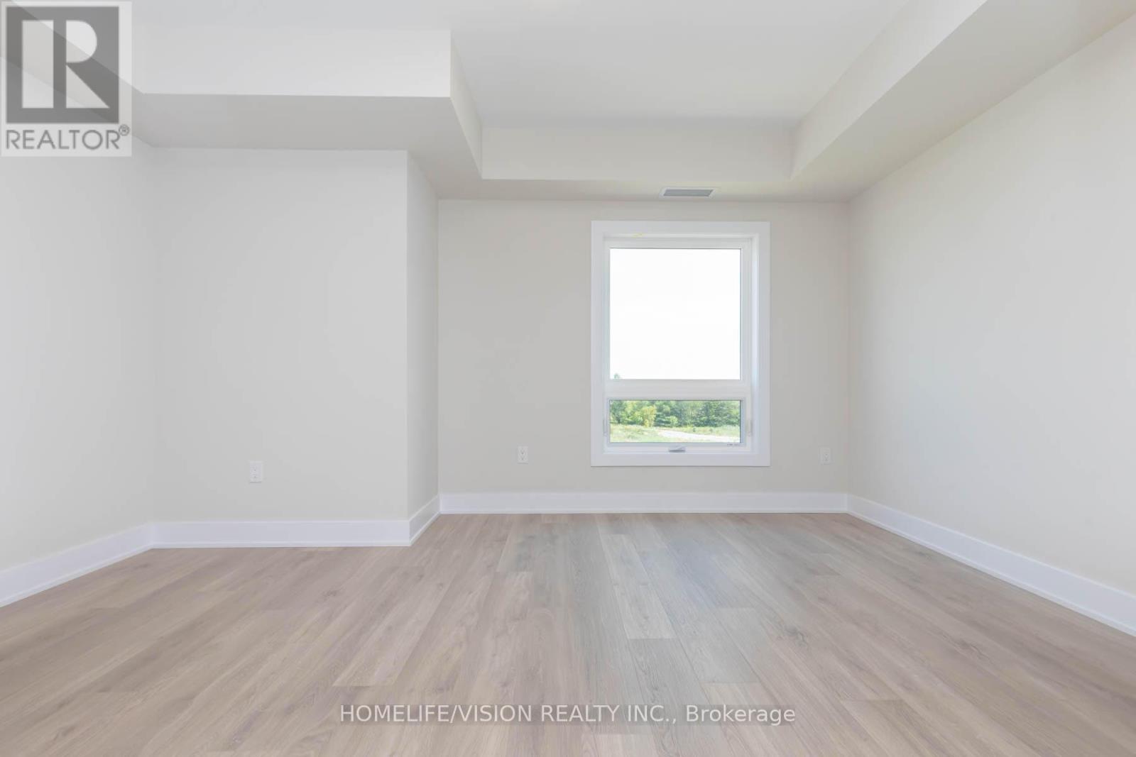 Photo 17 of 312 1 Chef Lane, Barrie ON