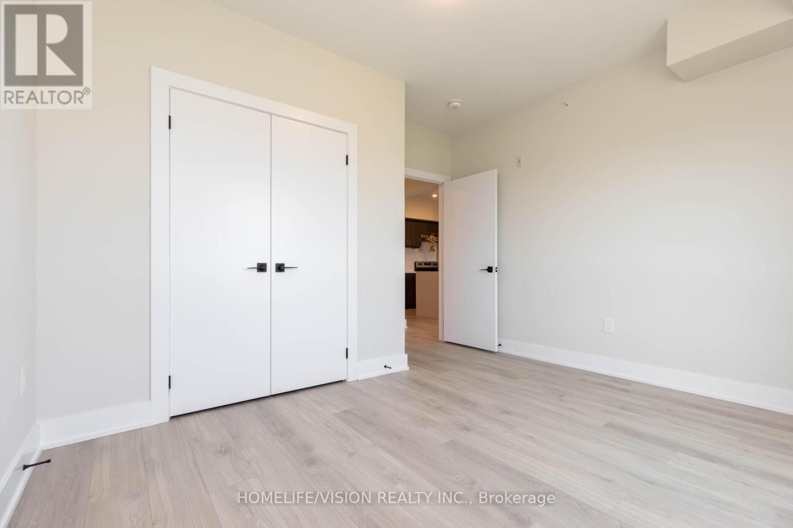 Photo 23 of 312 1 Chef Lane, Barrie ON