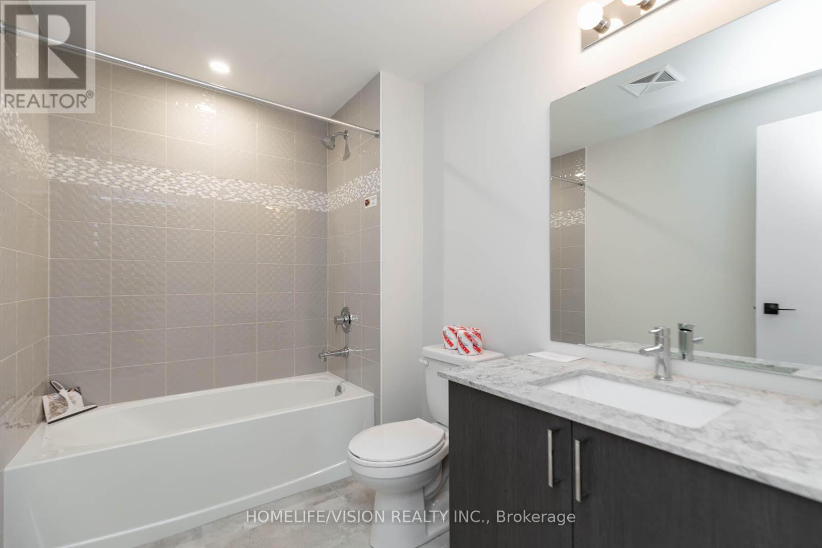 Photo 28 of 312 1 Chef Lane, Barrie ON