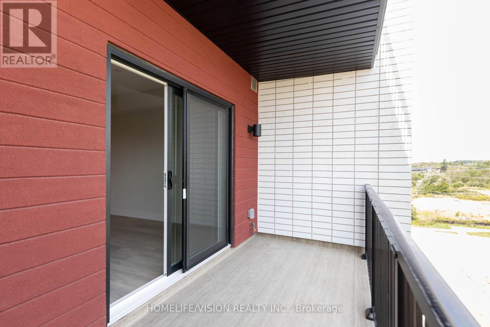 Photo 31 of 312 1 Chef Lane, Barrie ON