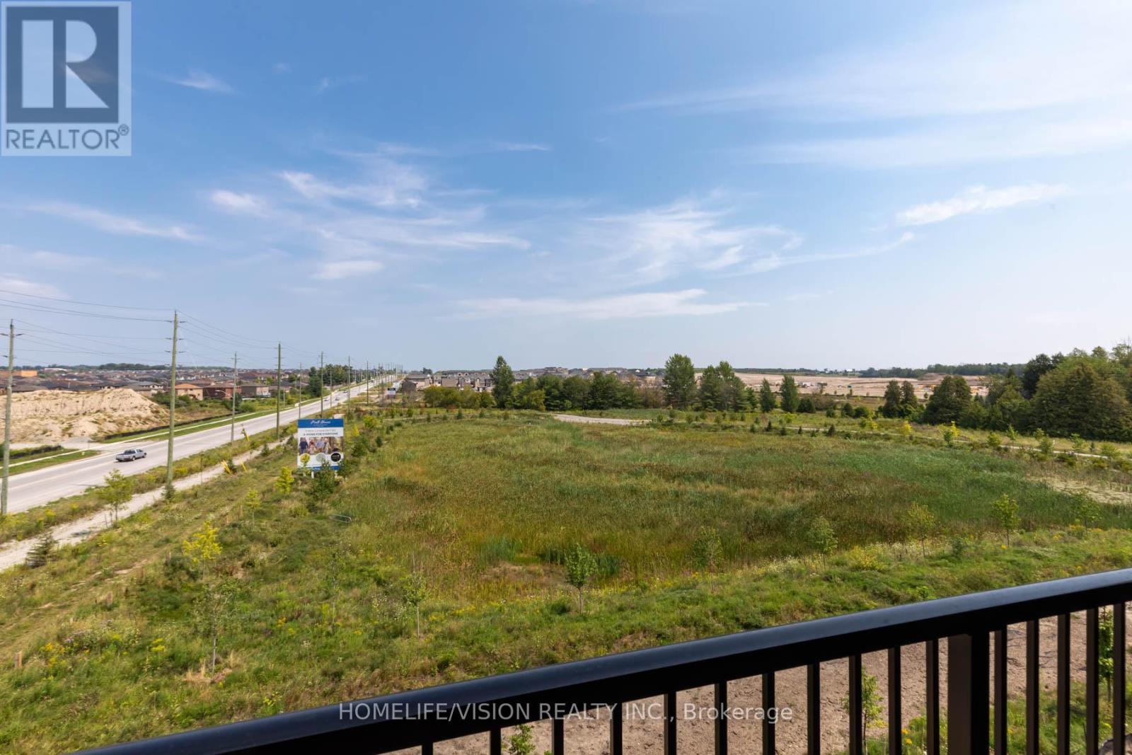 Photo 32 of 312 1 Chef Lane, Barrie ON
