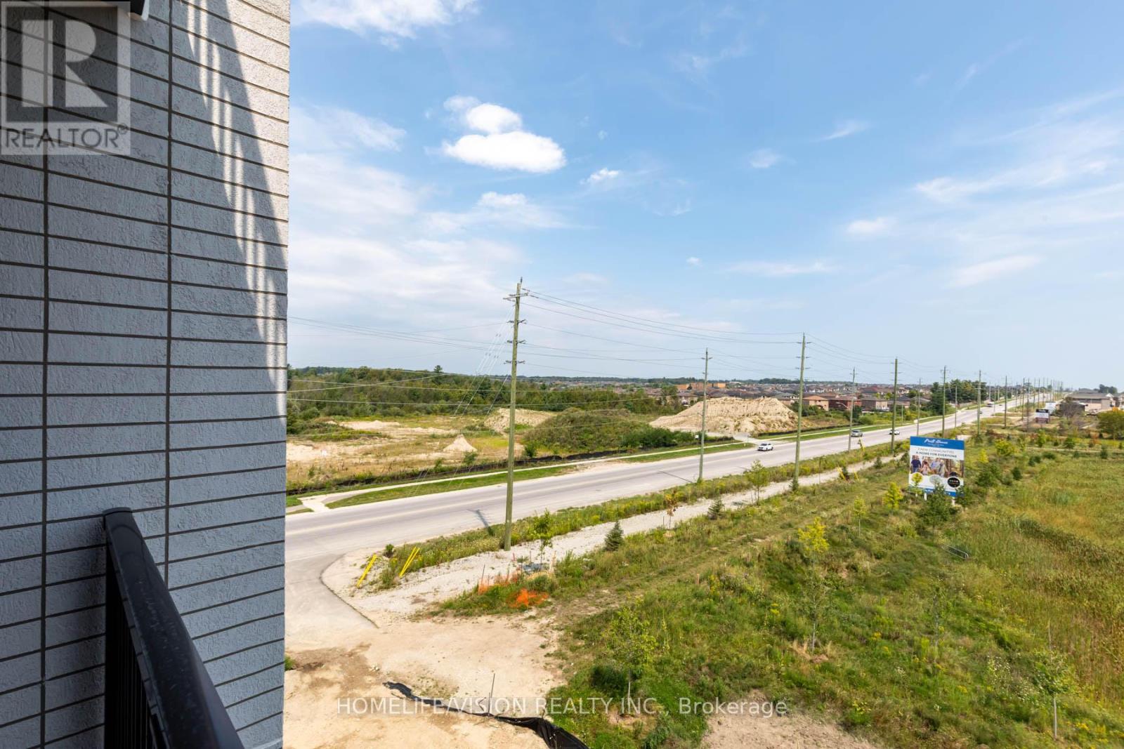 Photo 34 of 312 1 Chef Lane, Barrie ON
