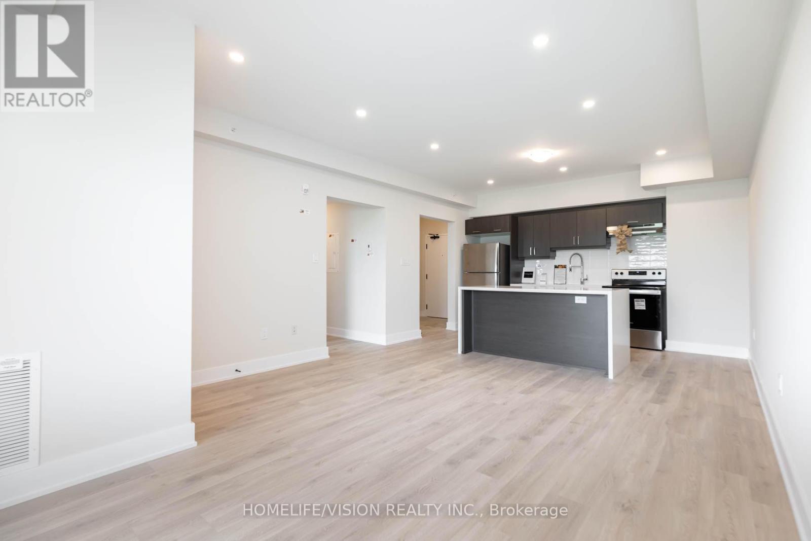Photo 4 of 312 1 Chef Lane, Barrie ON