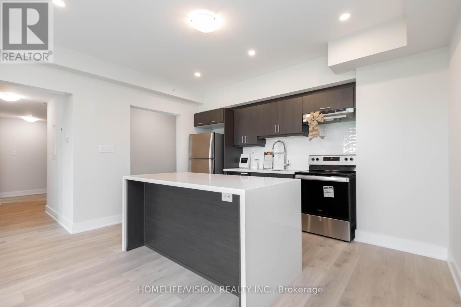 Photo 7 of 312 1 Chef Lane, Barrie ON