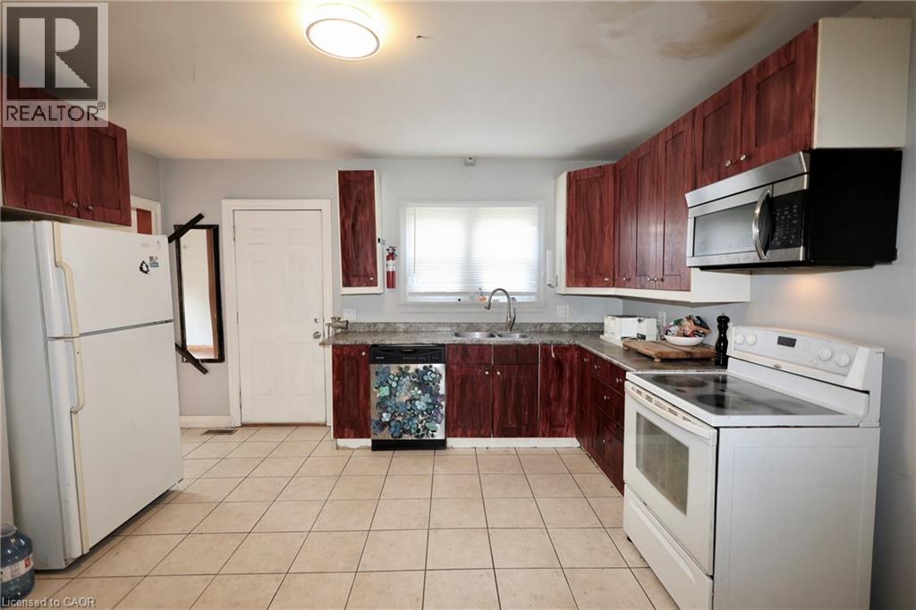 Photo 4 of 429 Erb Street W, Waterloo ON