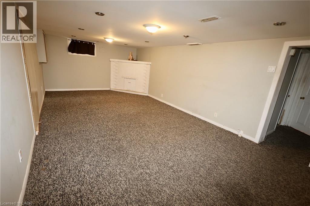 Photo 18 of 429 Erb Street W, Waterloo ON