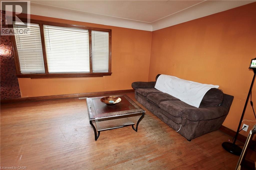Photo 8 of 429 Erb Street W, Waterloo ON
