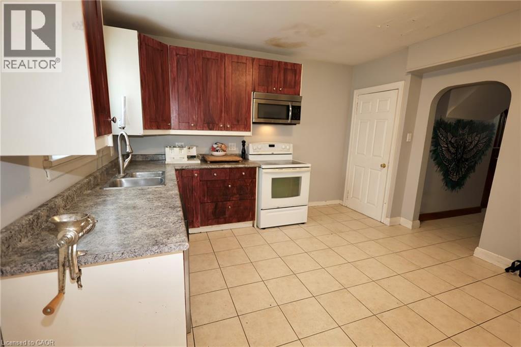 Photo 5 of 429 Erb Street W, Waterloo ON