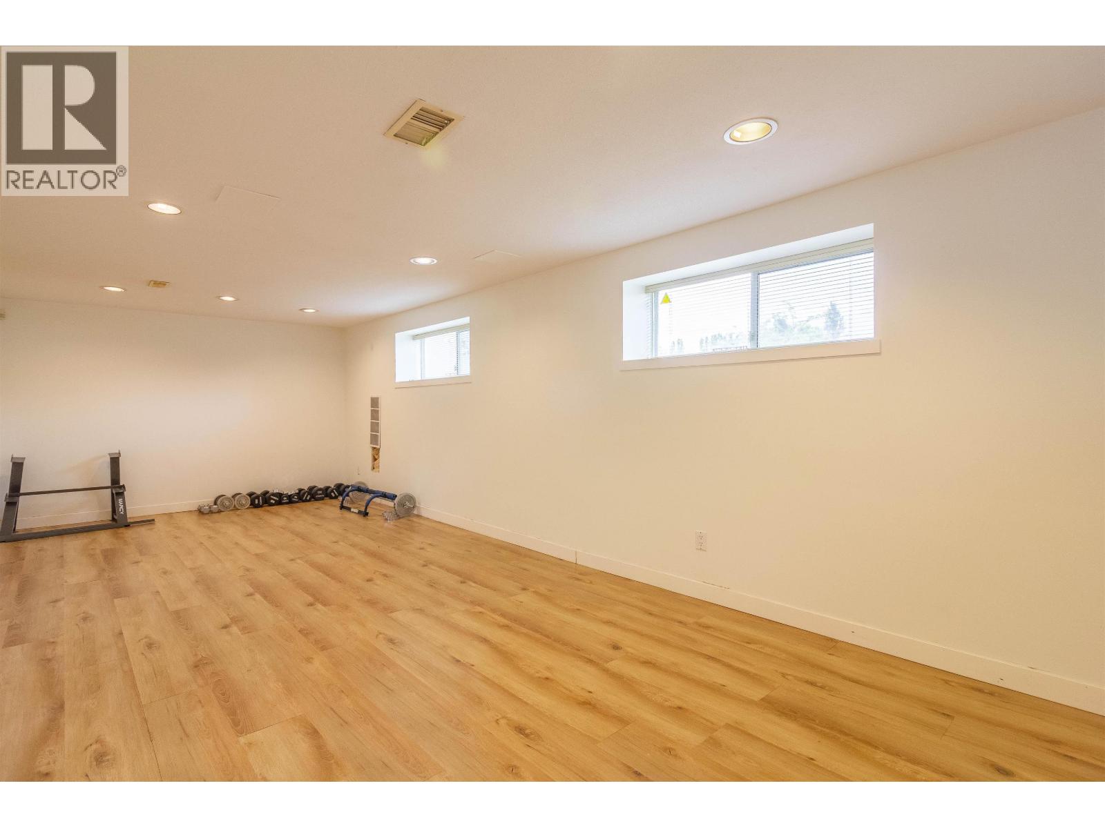 Photo 19 of 4810 Fairlawn Drive, Burnaby BC