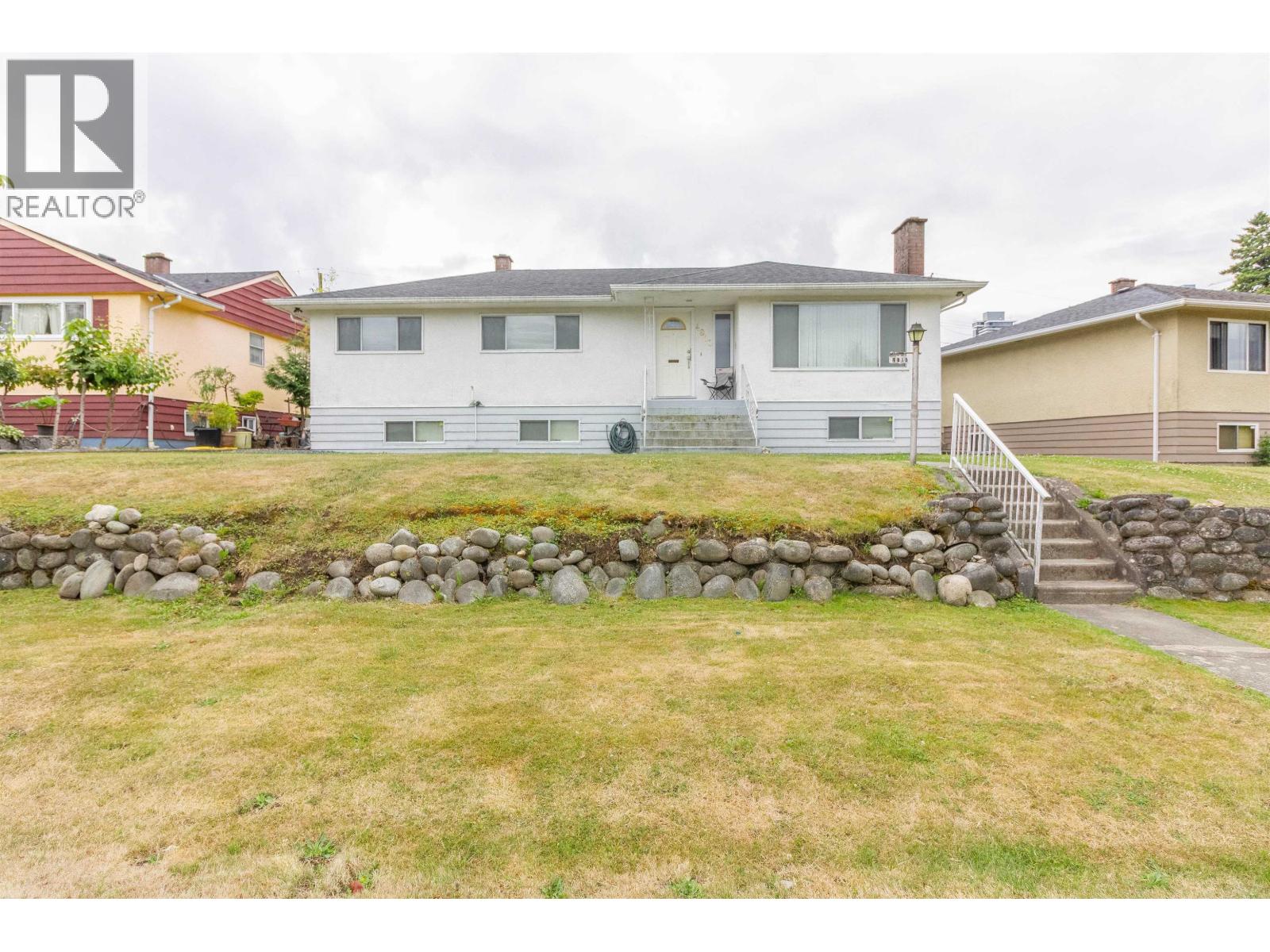 Photo 1 of 4810 Fairlawn Drive, Burnaby BC