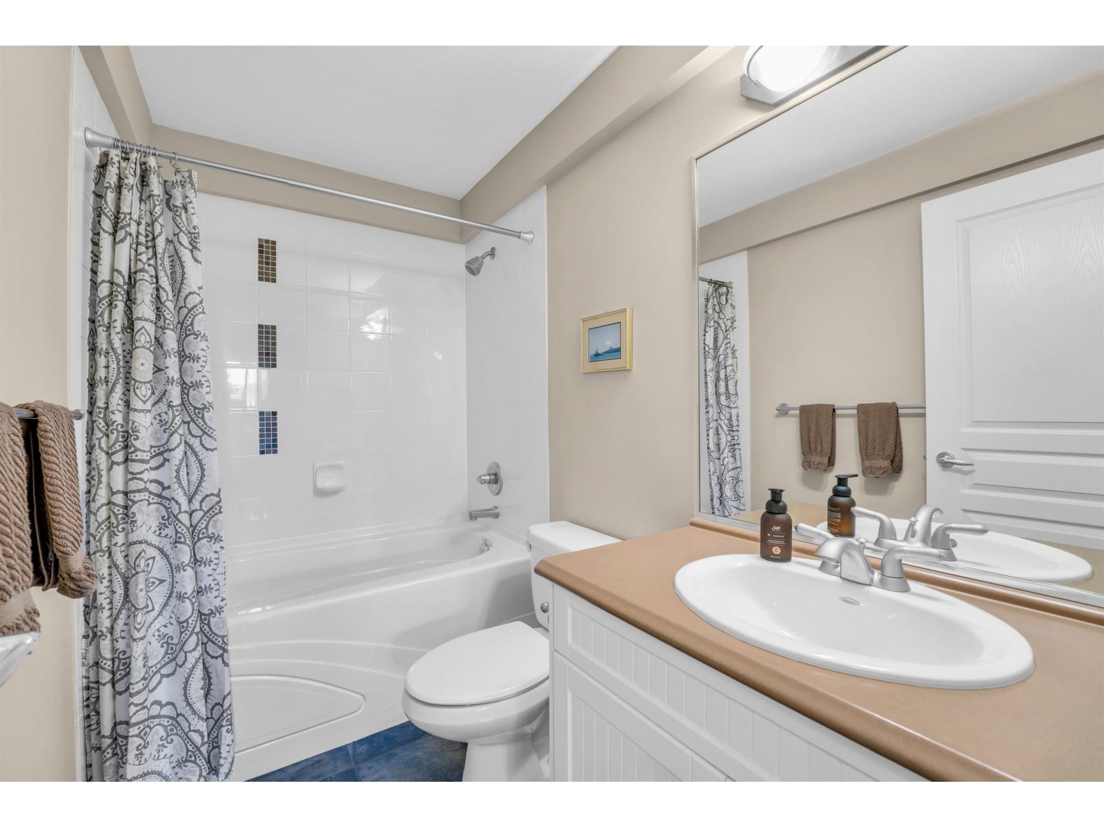 Photo 16 of 203 1787 154th Street, Surrey BC
