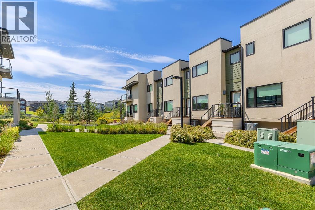 Single Family House for Sale in   Sherwood Square NW Sherwood Calgary 
