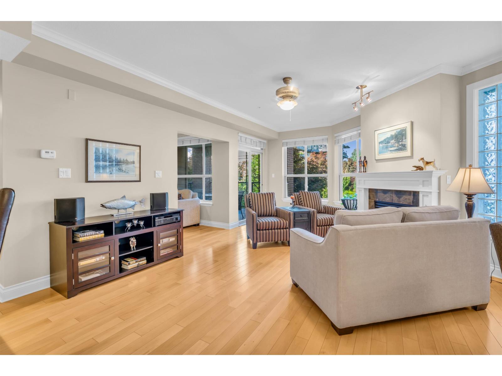 Photo 3 of 203 1787 154th Street, Surrey BC