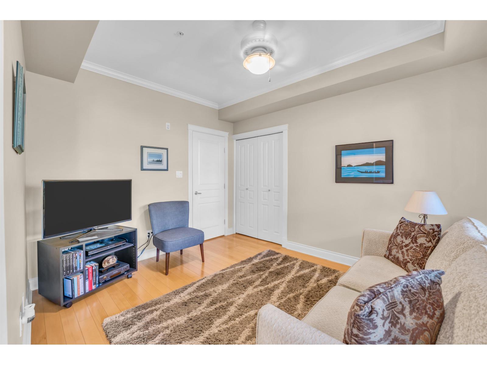 Photo 12 of 203 1787 154th Street, Surrey BC
