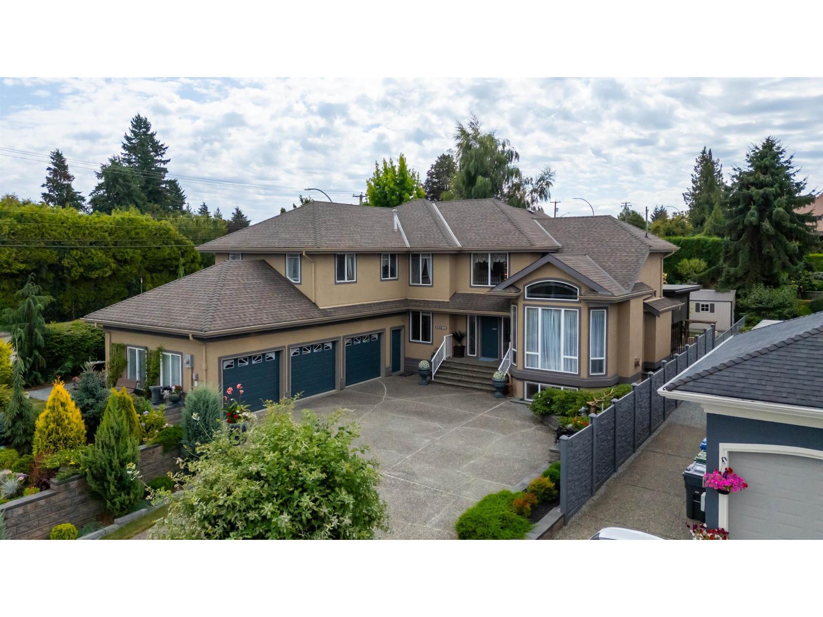 Photo 1 of 32788 Chilcotin Drive, Abbotsford BC