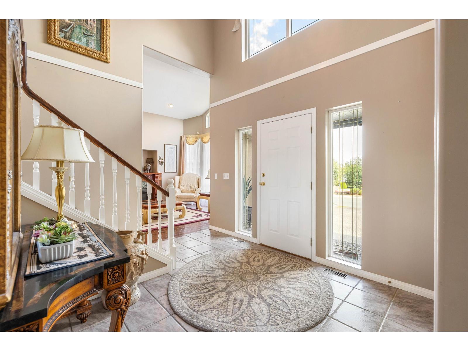 Photo 6 of 32788 Chilcotin Drive, Abbotsford BC